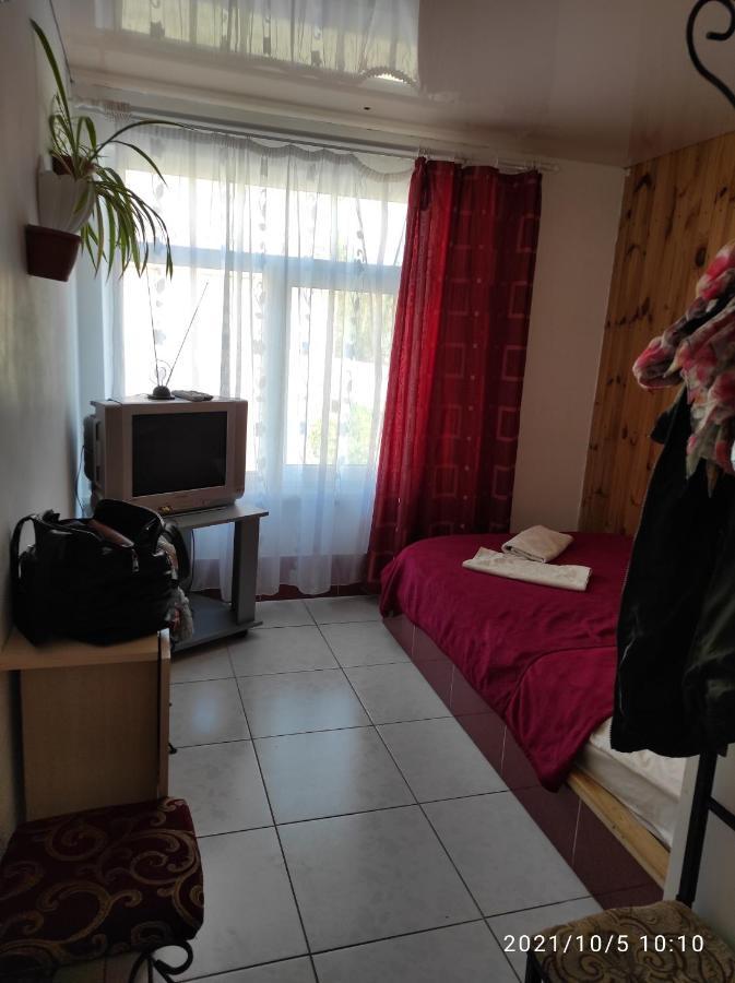 Mini-Hotel Kamianets Buitenkant foto