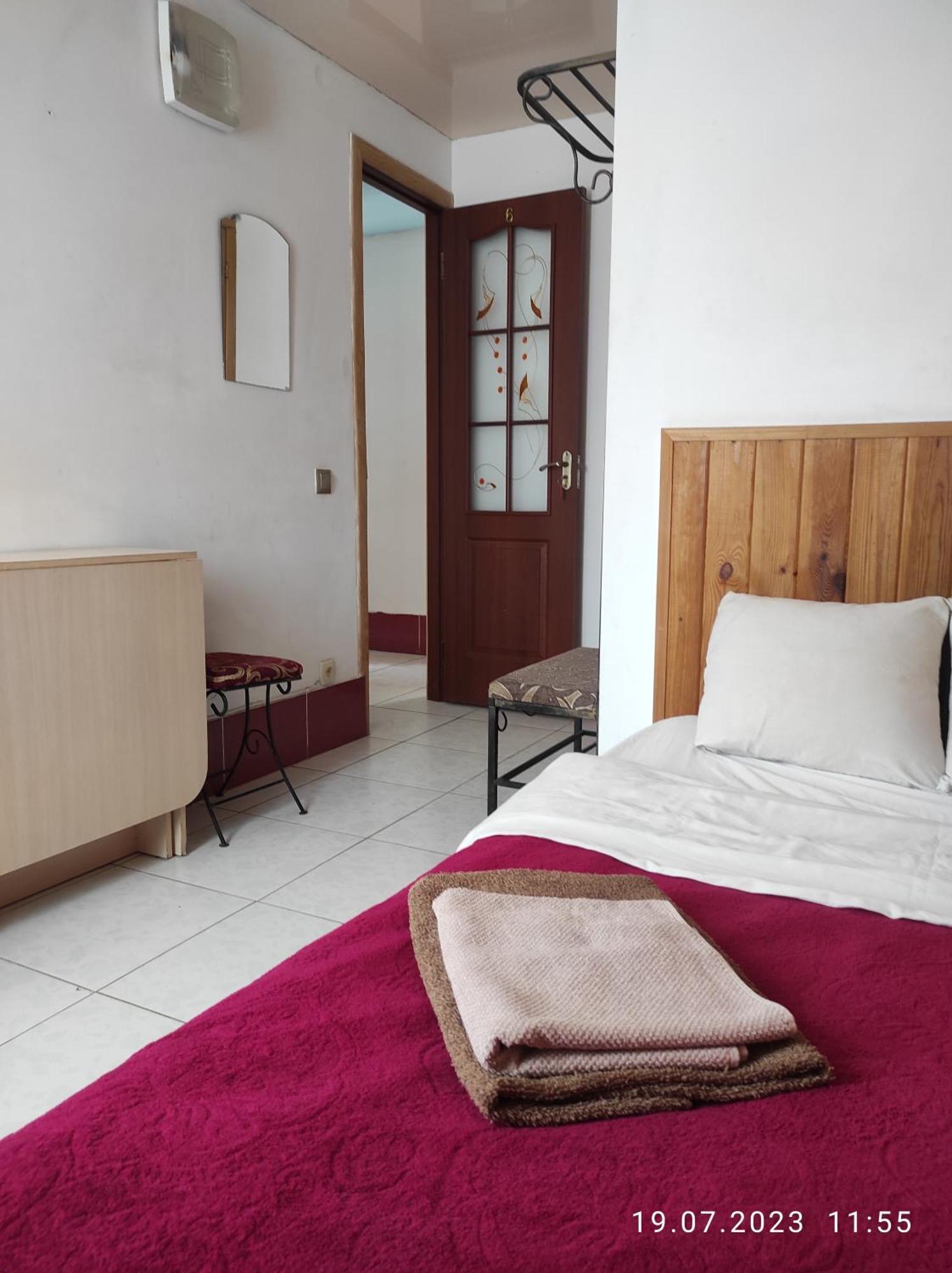 Mini-Hotel Kamianets Buitenkant foto