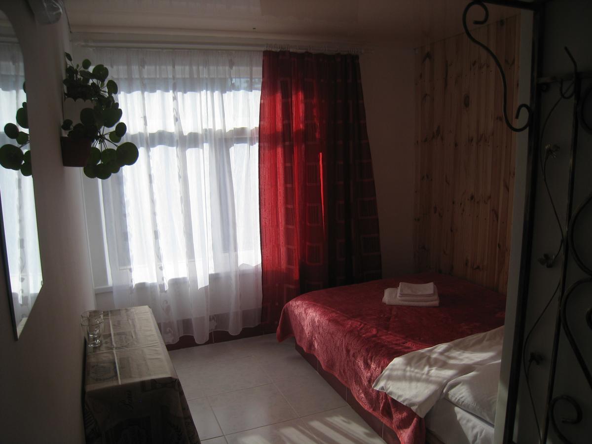 Mini-Hotel Kamianets Buitenkant foto