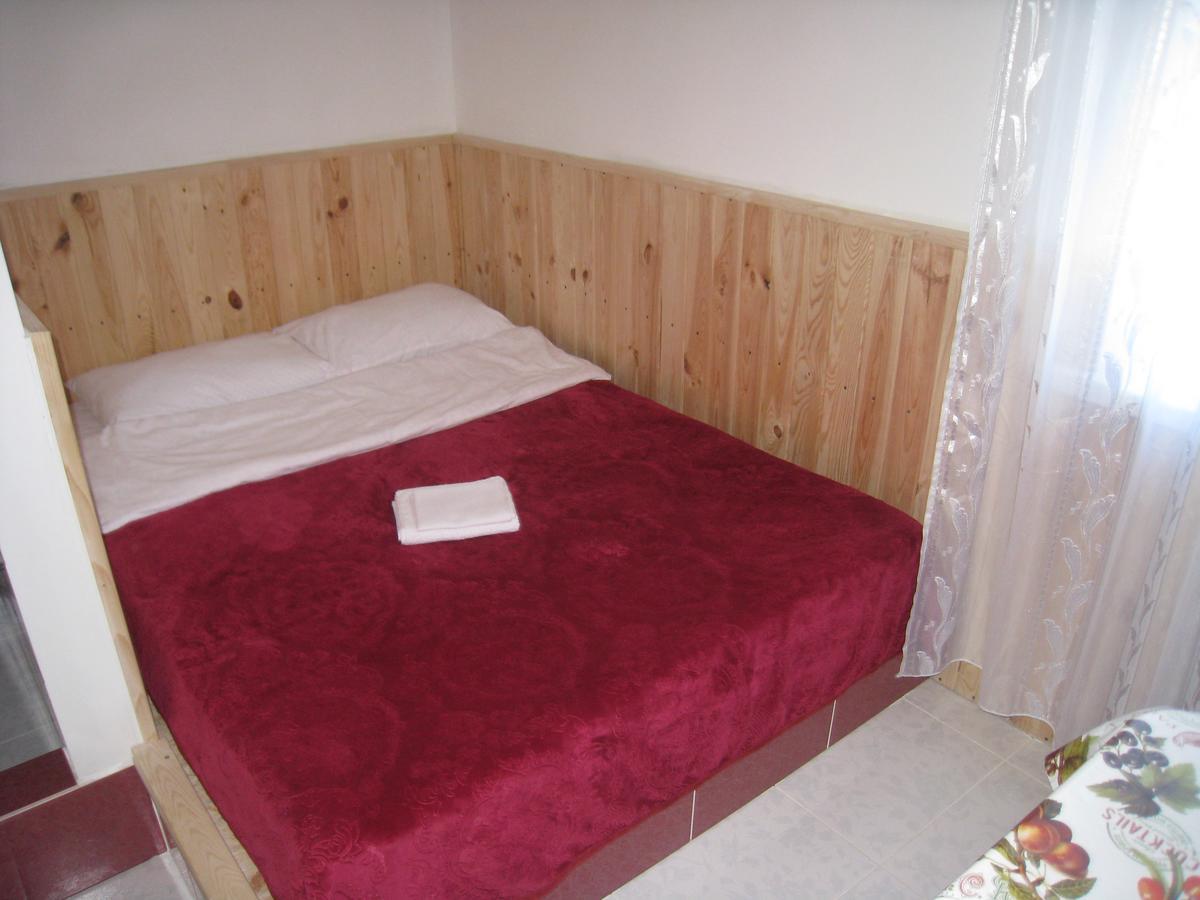 Mini-Hotel Kamianets Buitenkant foto